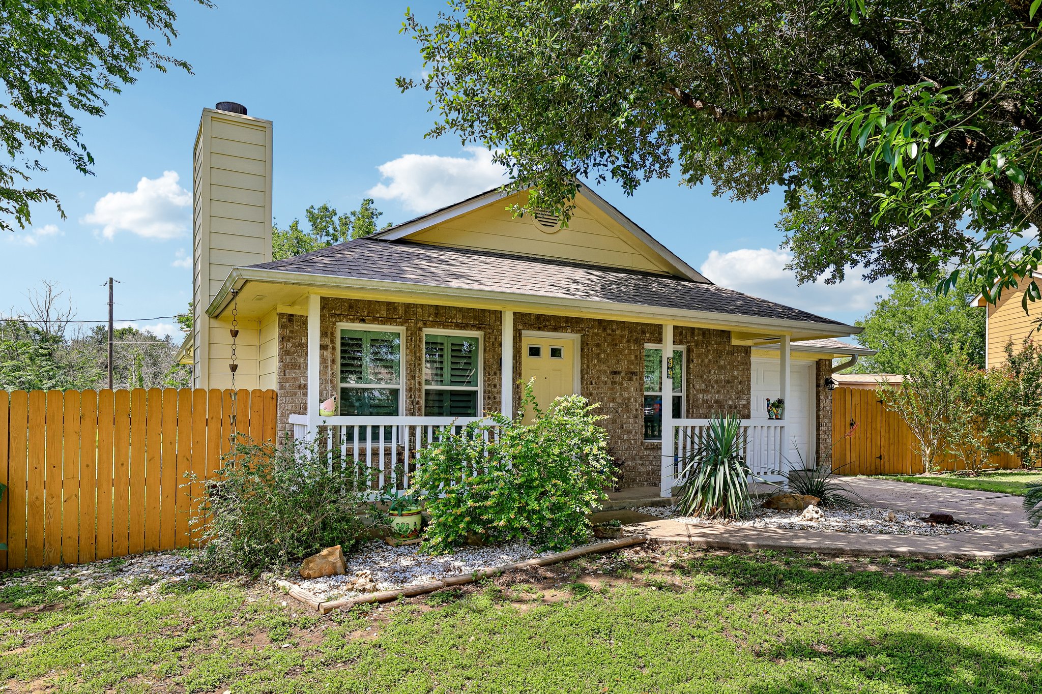 94 Louise Street Elgin, TX 78621 - Photo 2 of 38