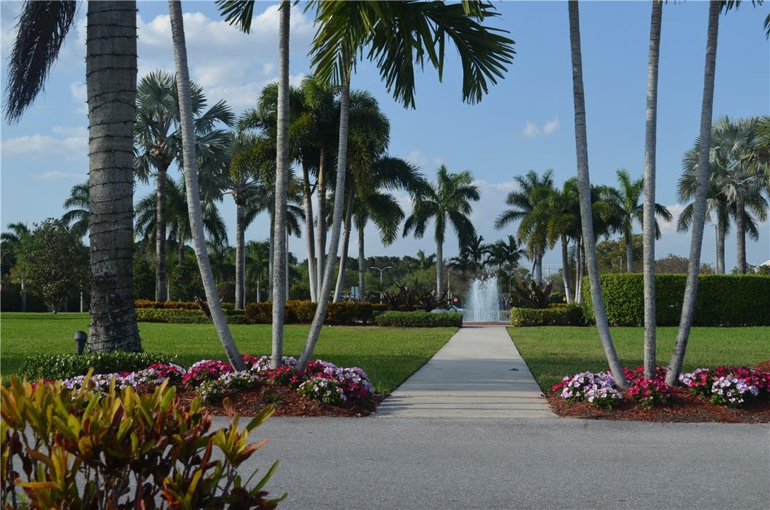 2006 Guildford East, Unit 2006 Boca Raton, FL 33434 - Photo 26 of 26 Beautiful grounds