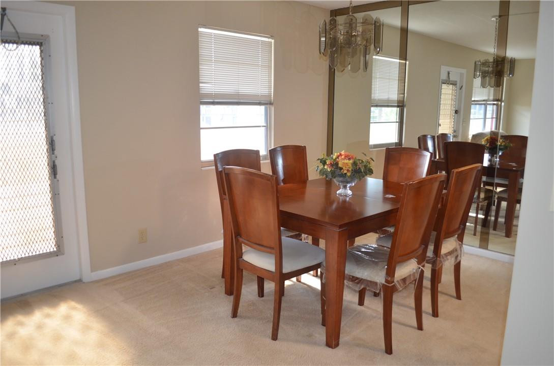 2006 Guildford East, Unit 2006 Boca Raton, FL 33434 - Photo 5 of 26 Dining / breakfast area