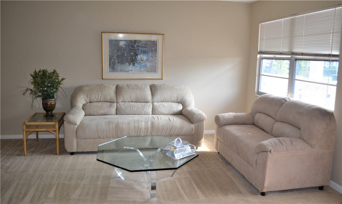 2006 Guildford East, Unit 2006 Boca Raton, FL 33434 - Photo 7 of 26 Main living area