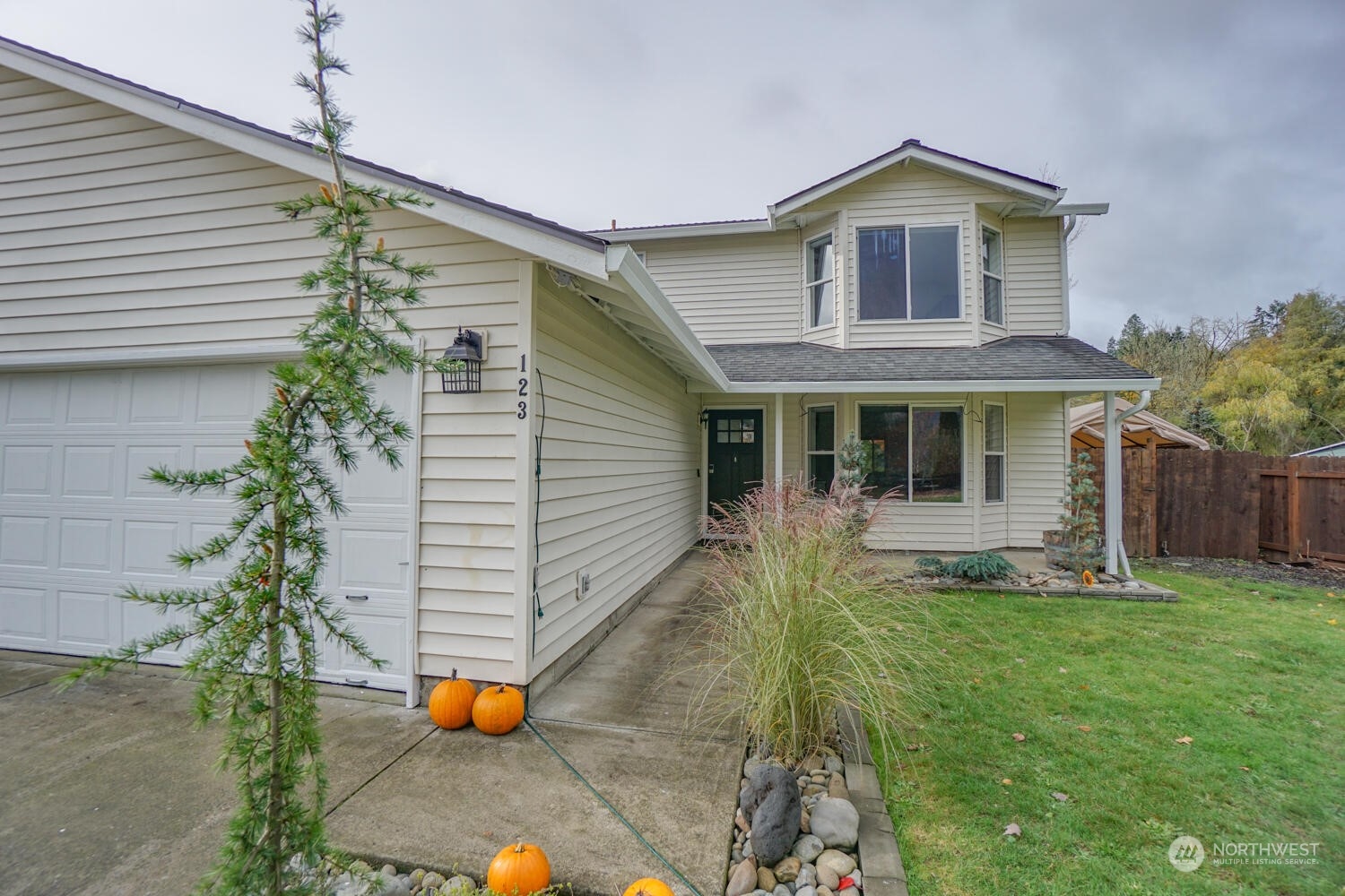 123 Oxford Road Longview, WA 98632 - Photo 2 of 40 Gallery Image 2