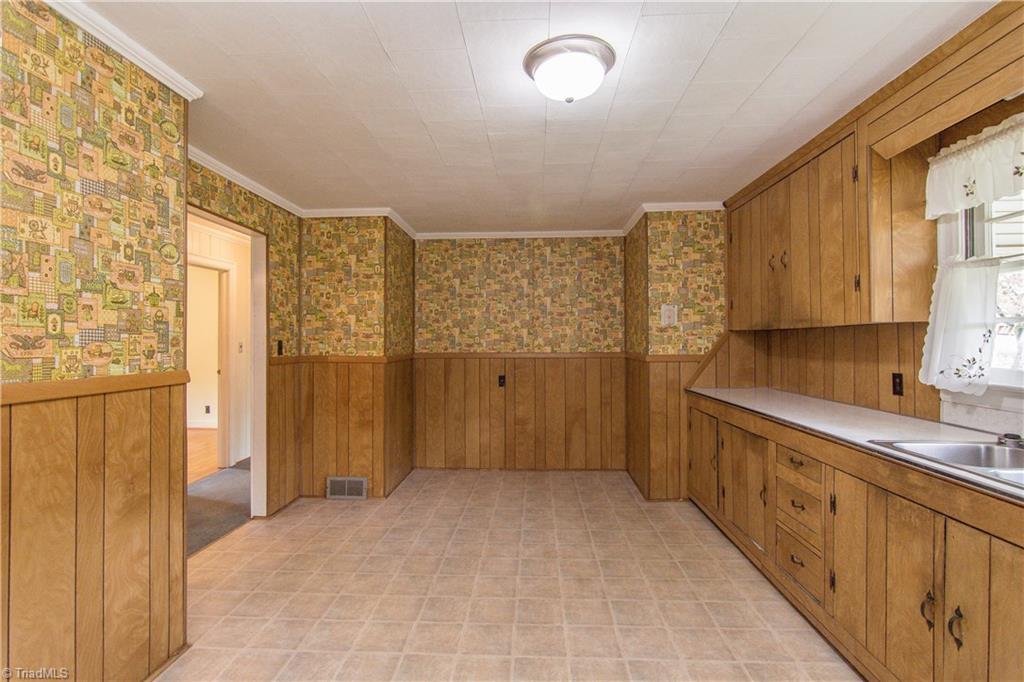 1215 Vestal Road Rural Hall, NC 27045 - Photo 10 of 18