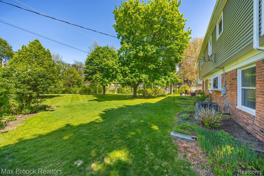 29884 Fox Grove Road Farmington Hills, MI 48334 - Photo 57 of 64