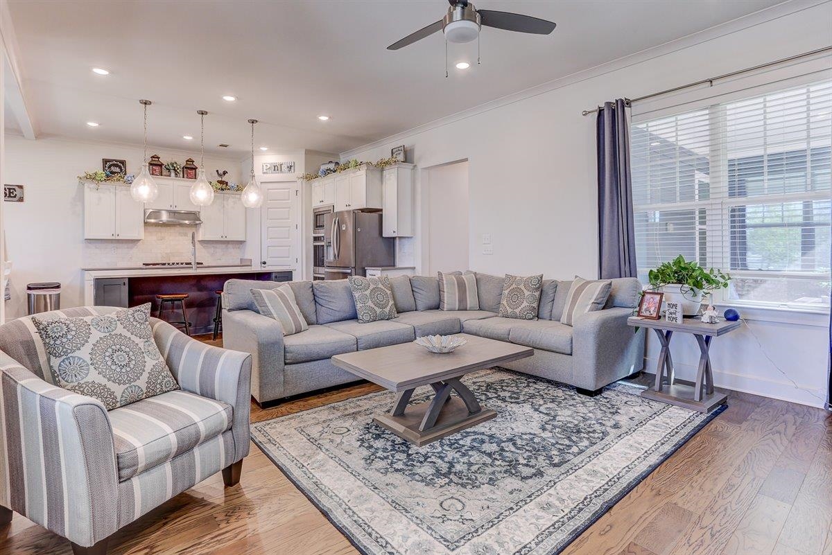 5566 Gerber Road Arlington, TN 38002 - Photo 11 of 33 a living room with furniture and a rug