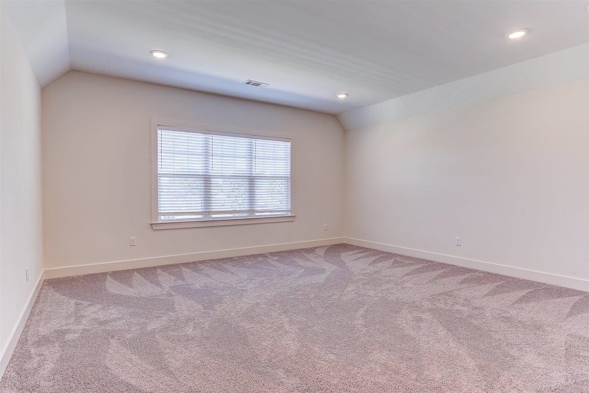 5566 Gerber Road Arlington, TN 38002 - Photo 27 of 33 an empty room with windows