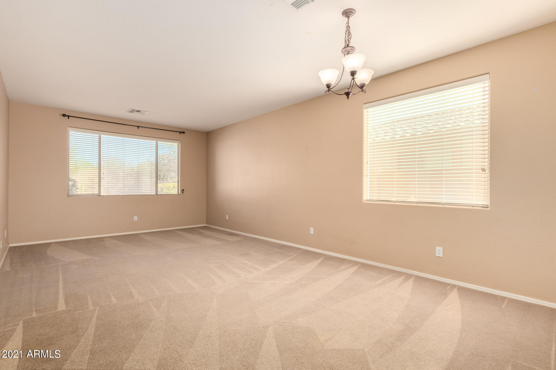 4418 West Hower Road Phoenix, AZ 85086 - Photo 14 of 38 14