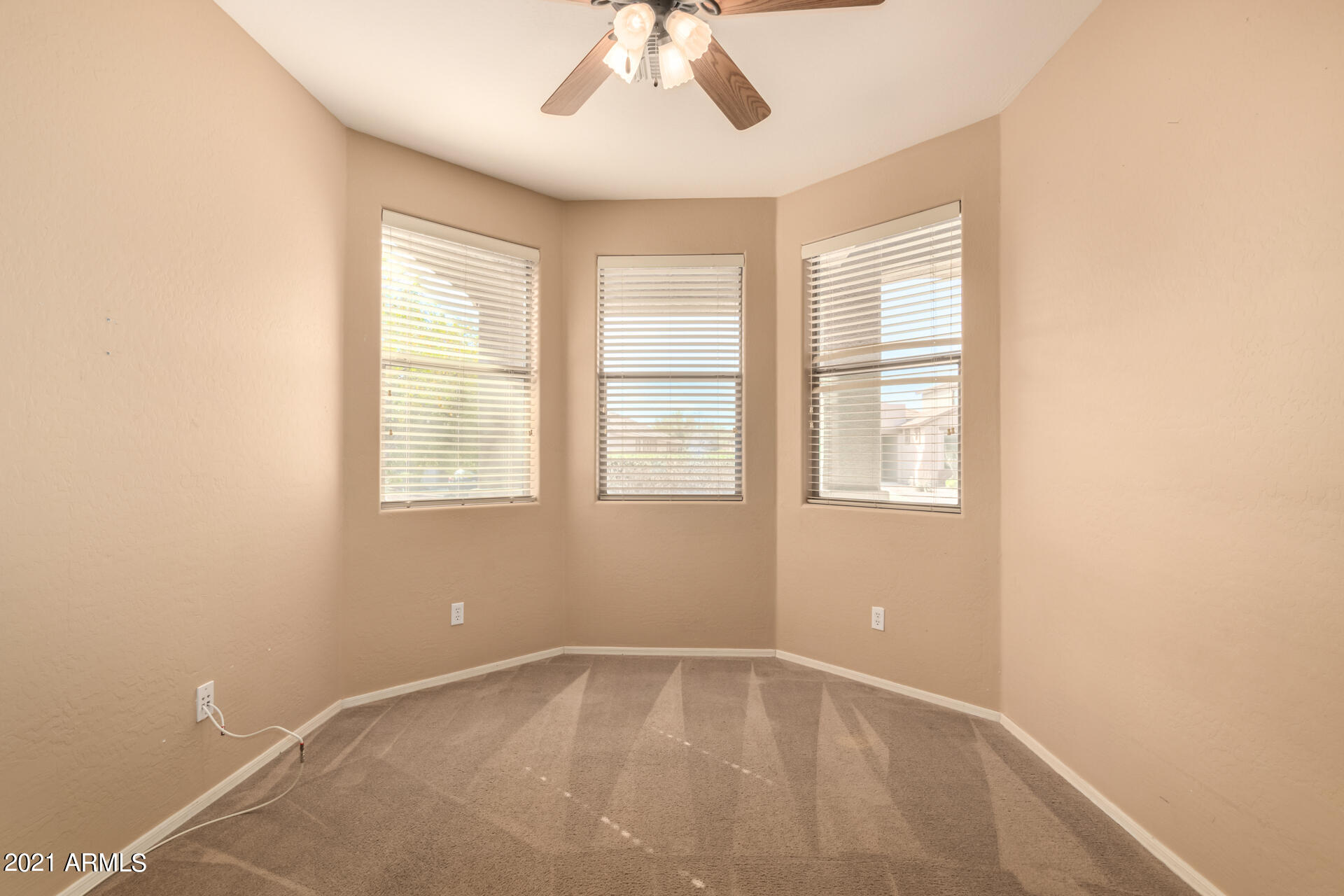 4418 West Hower Road Phoenix, AZ 85086 - Photo 19 of 38 19