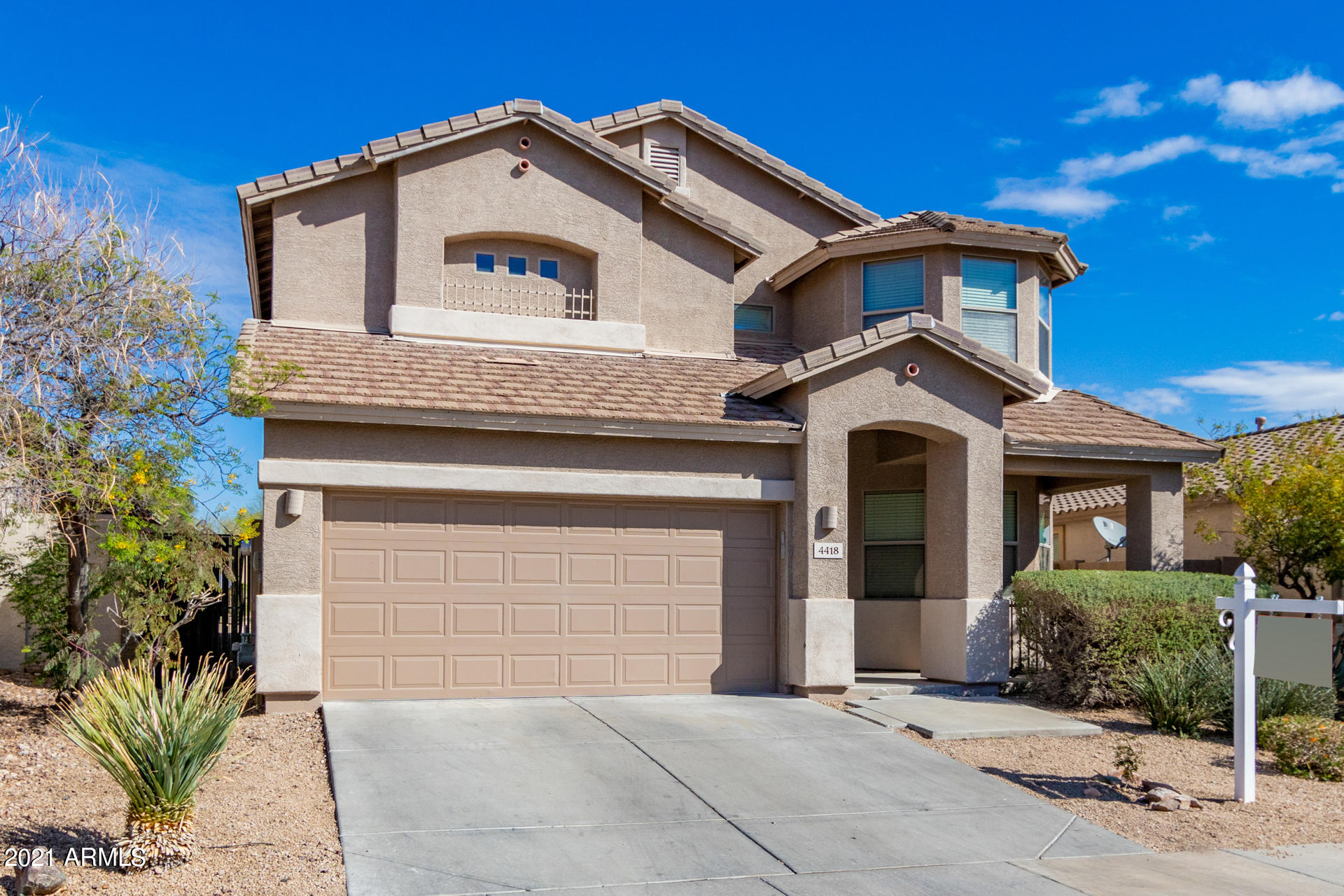 4418 West Hower Road Phoenix, AZ 85086 - Photo 2 of 38 2