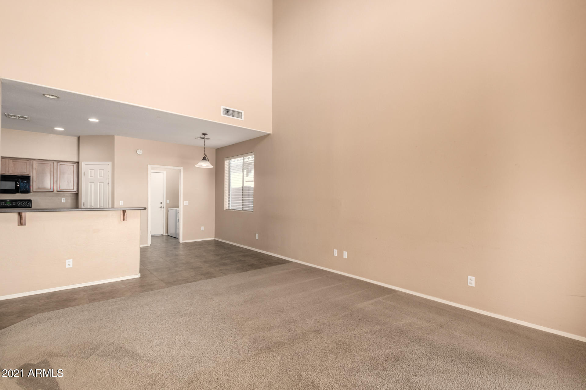 4418 West Hower Road Phoenix, AZ 85086 - Photo 5 of 38 5
