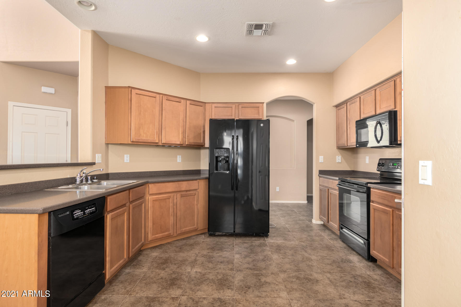 4418 West Hower Road Phoenix, AZ 85086 - Photo 9 of 38 9
