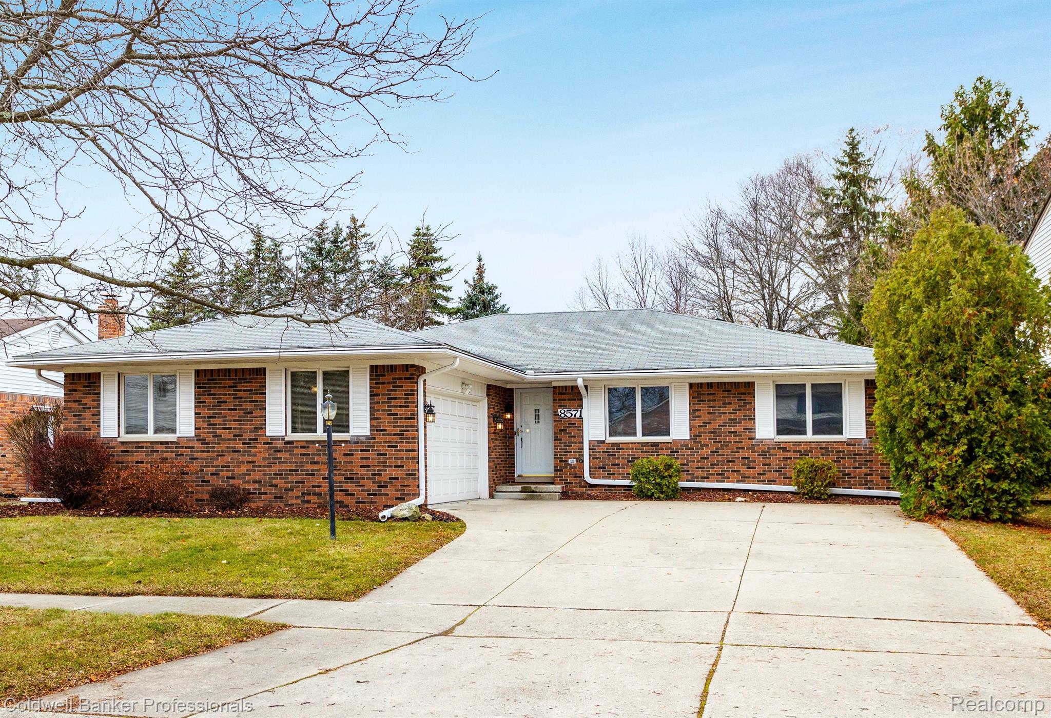 8571 Mannington Road Canton, MI 48187 - Photo 1 of 37 Front of the home
