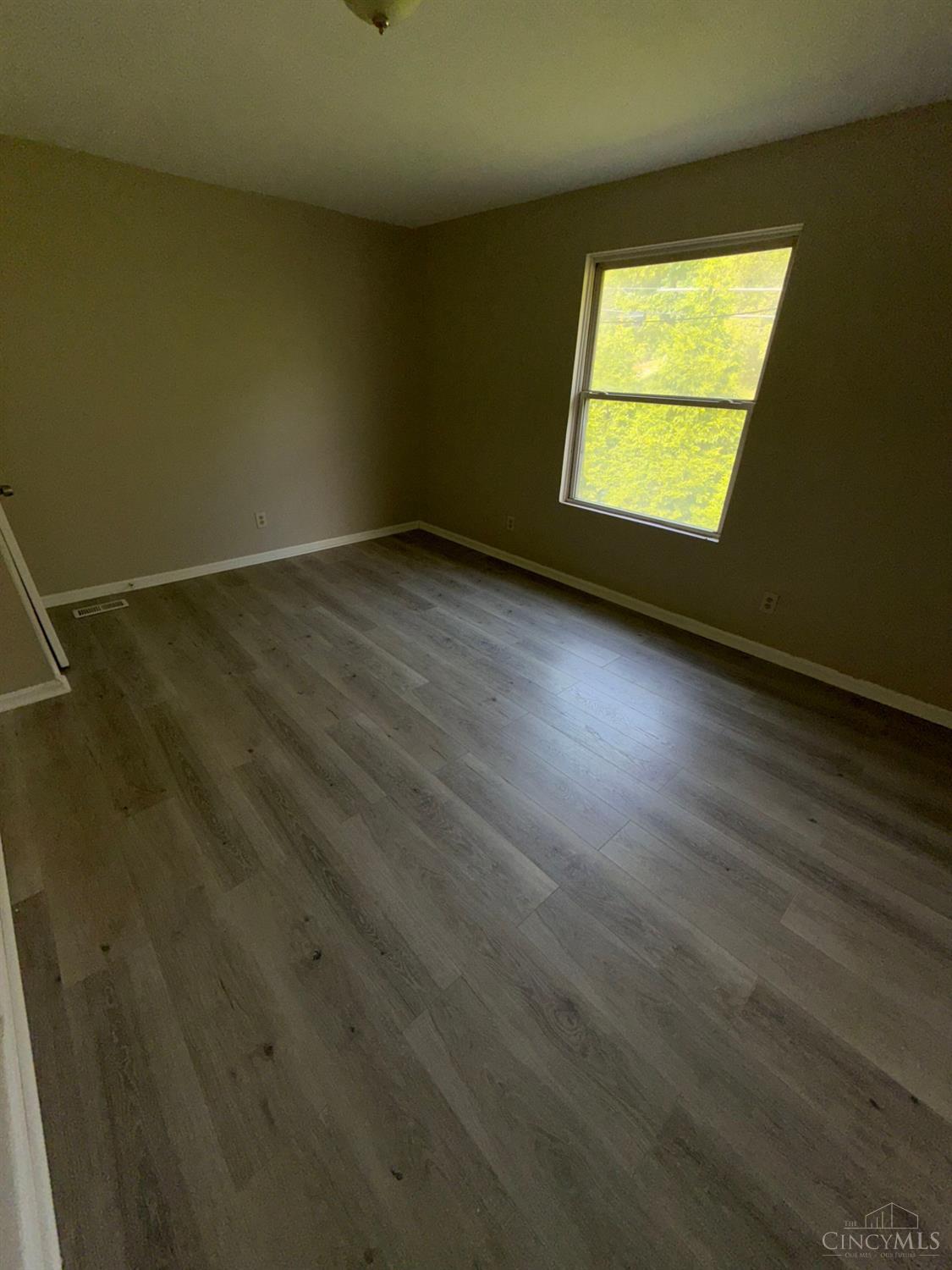 101 East State Road Cleves, OH 45002 - Photo 7 of 14