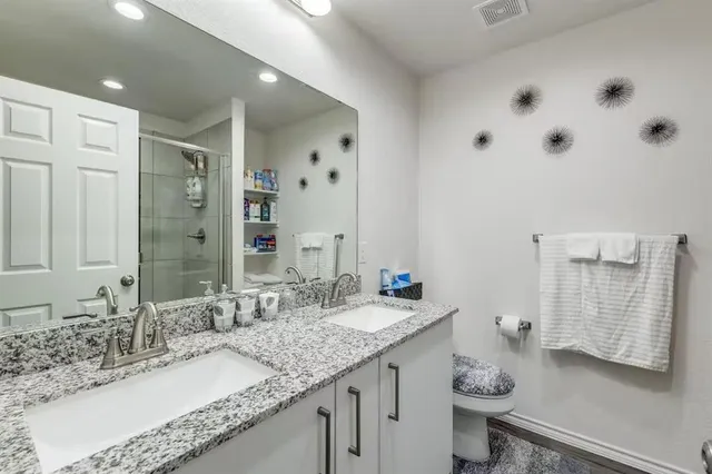 $2,500 | 2310 Dalworth Street, Grand Prairie, TX 75050