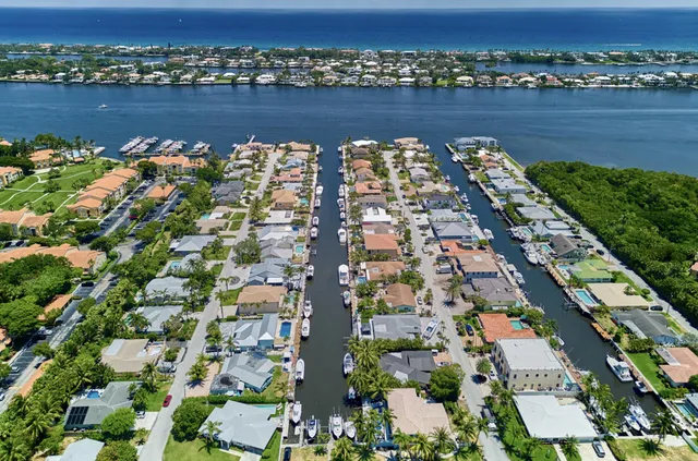 $15,500 | 100 Neptune Drive, Hypoluxo, FL 33462