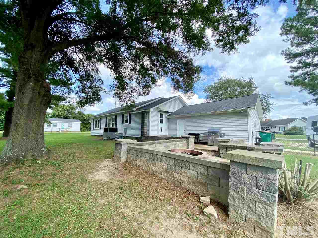 412 South Carrie Street Coats, NC 27521 - Photo 3 of 19