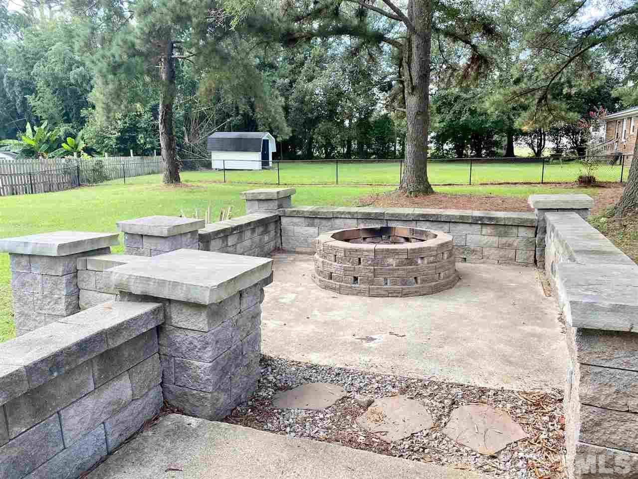 412 South Carrie Street Coats, NC 27521 - Photo 5 of 19