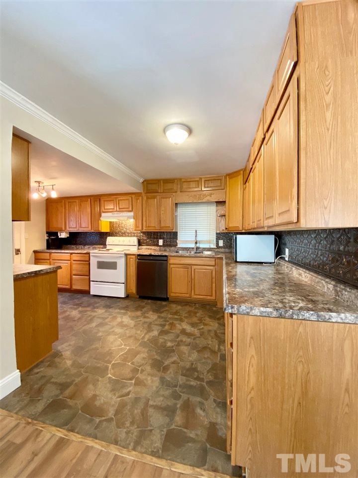 412 South Carrie Street Coats, NC 27521 - Photo 8 of 19