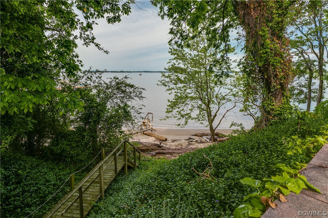 900 Jordan Point Road Hopewell, VA 23860 - Photo 37 of 41 a view of a yard in front of the house