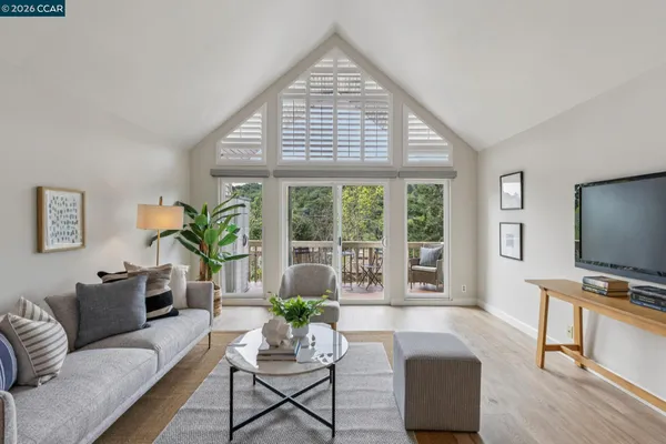 $450,000 | 122 Ascot Court, Unit B, Moraga, CA 94556