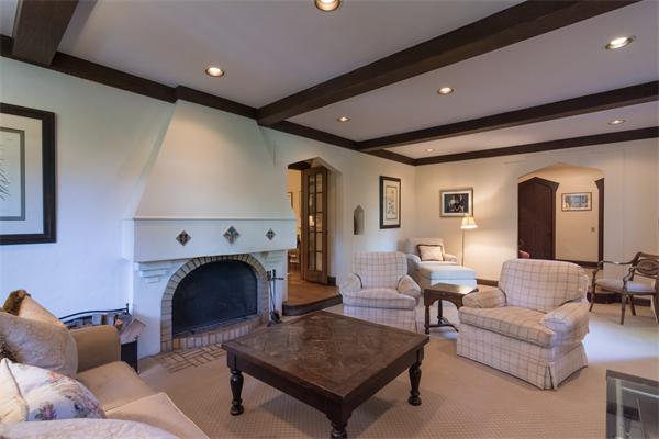 199 Collins Road Newton, MA 02468 - Photo 4 of 20 Gallery Image 4