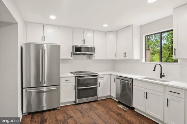 $3,200 | 1382 Almond Drive, Annapolis, MD 21409