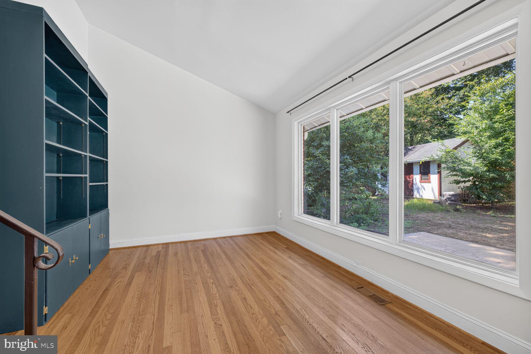 220 Thistle Drive Silver Spring, MD 20901 - Photo 10 of 30 Dining Room