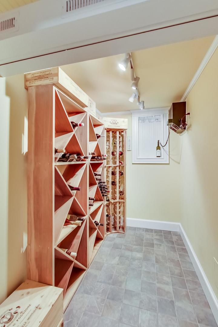 1934 West Grace Street Chicago, IL 60613 - Photo 22 of 34 a view of an empty room