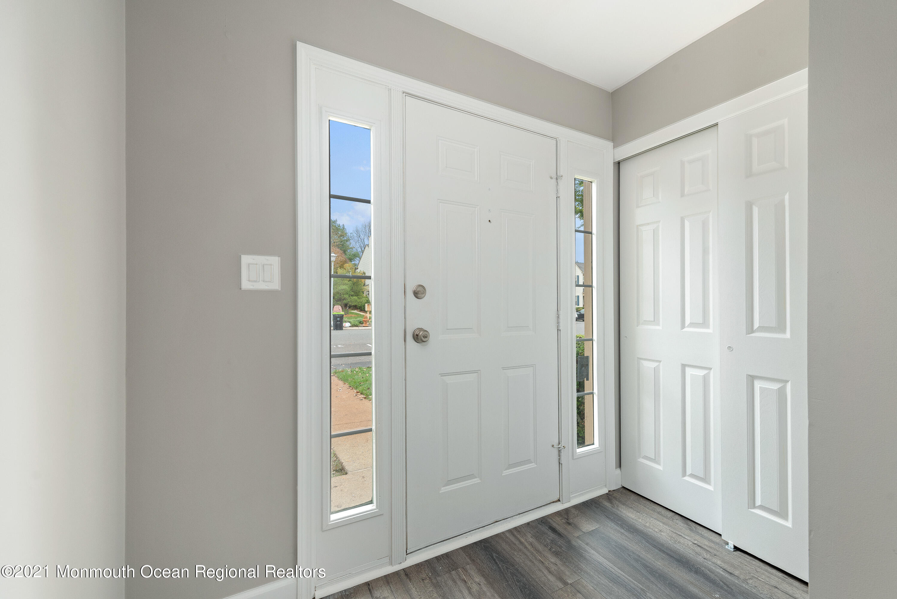 14 Stuart Drive, Unit 5 Freehold, NJ 07728 - Photo 2 of 26 DSC_9981