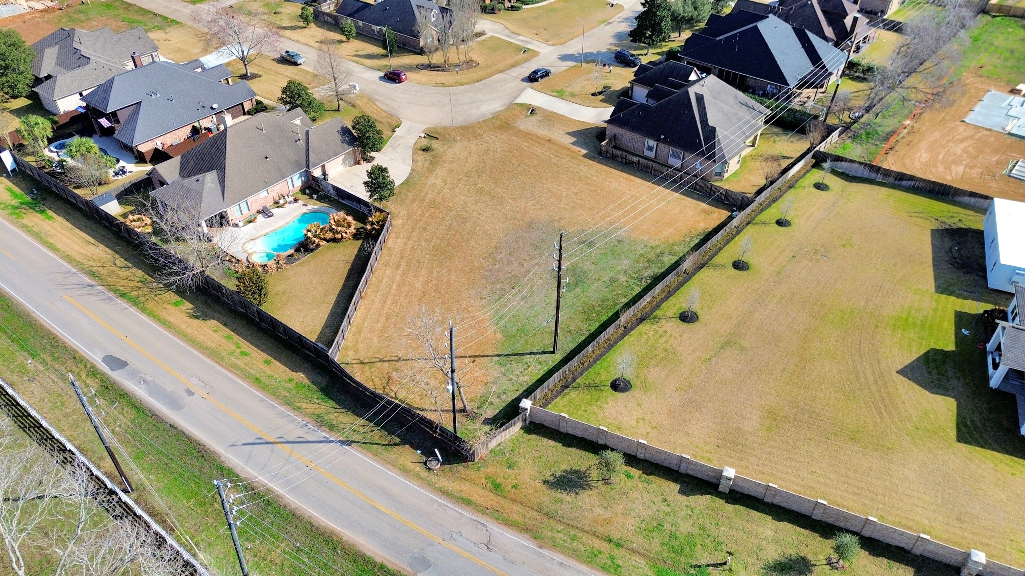 33231 Worthing Lane Fulshear, TX 77441 - Photo 18 of 28 a view of roof
