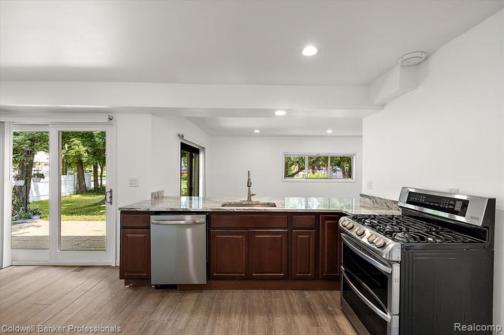 16262 Wayne Road Livonia, MI 48154 - Photo 21 of 44