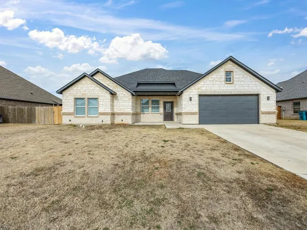 $374,999 | 2301 Briarwood Drive, Bridgeport, TX 76426
