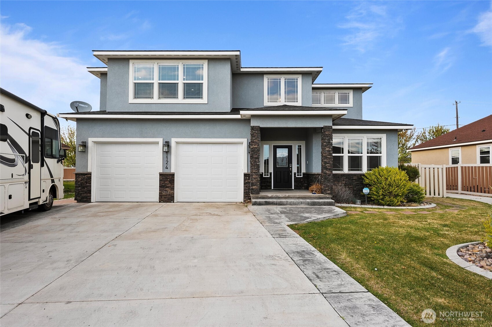 1124 Abbey Road Moses Lake, WA 98837 - Photo 1 of 39 Gallery Image 1