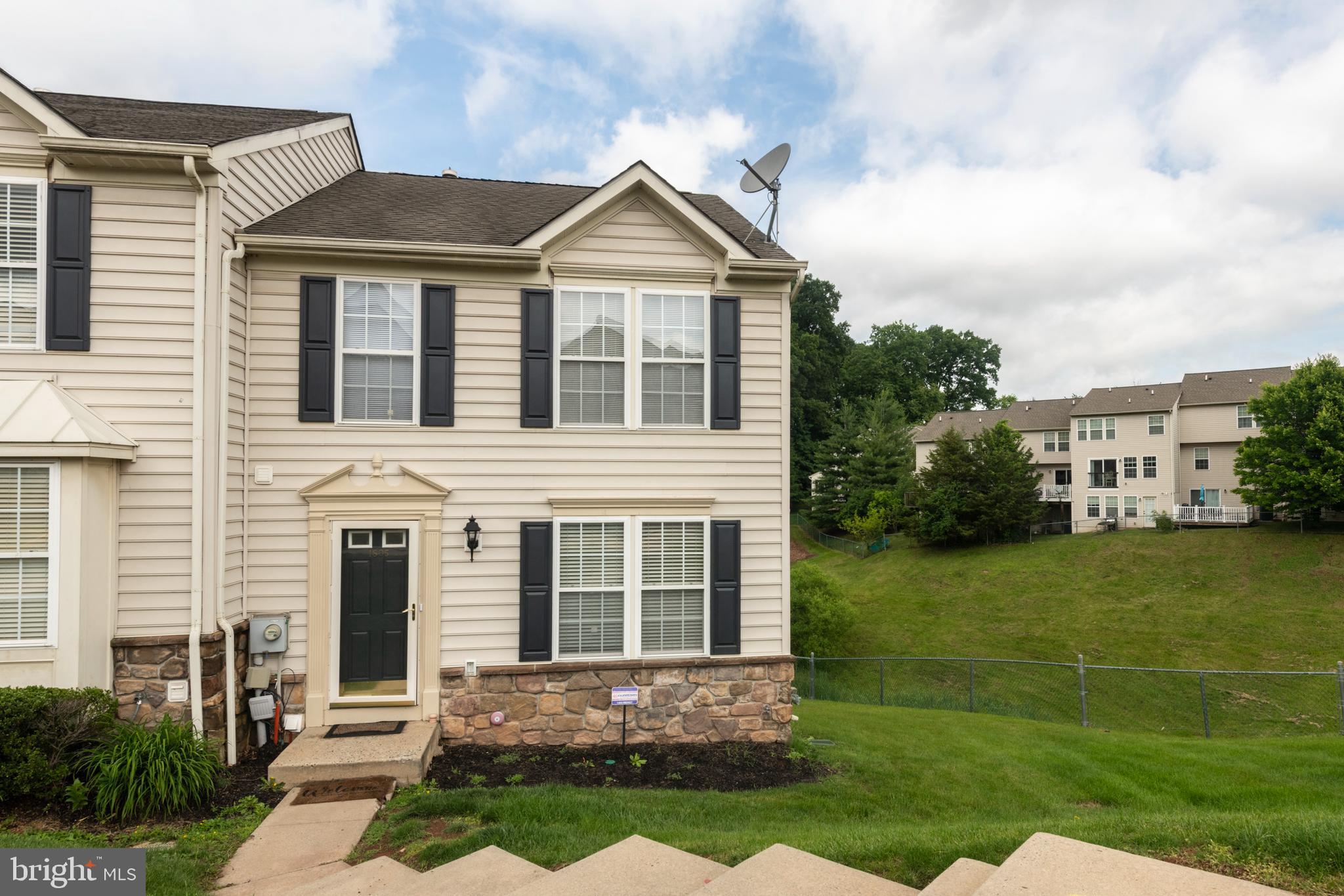 1805 Orchard View Road Reading, PA 19606 - Photo 1 of 32