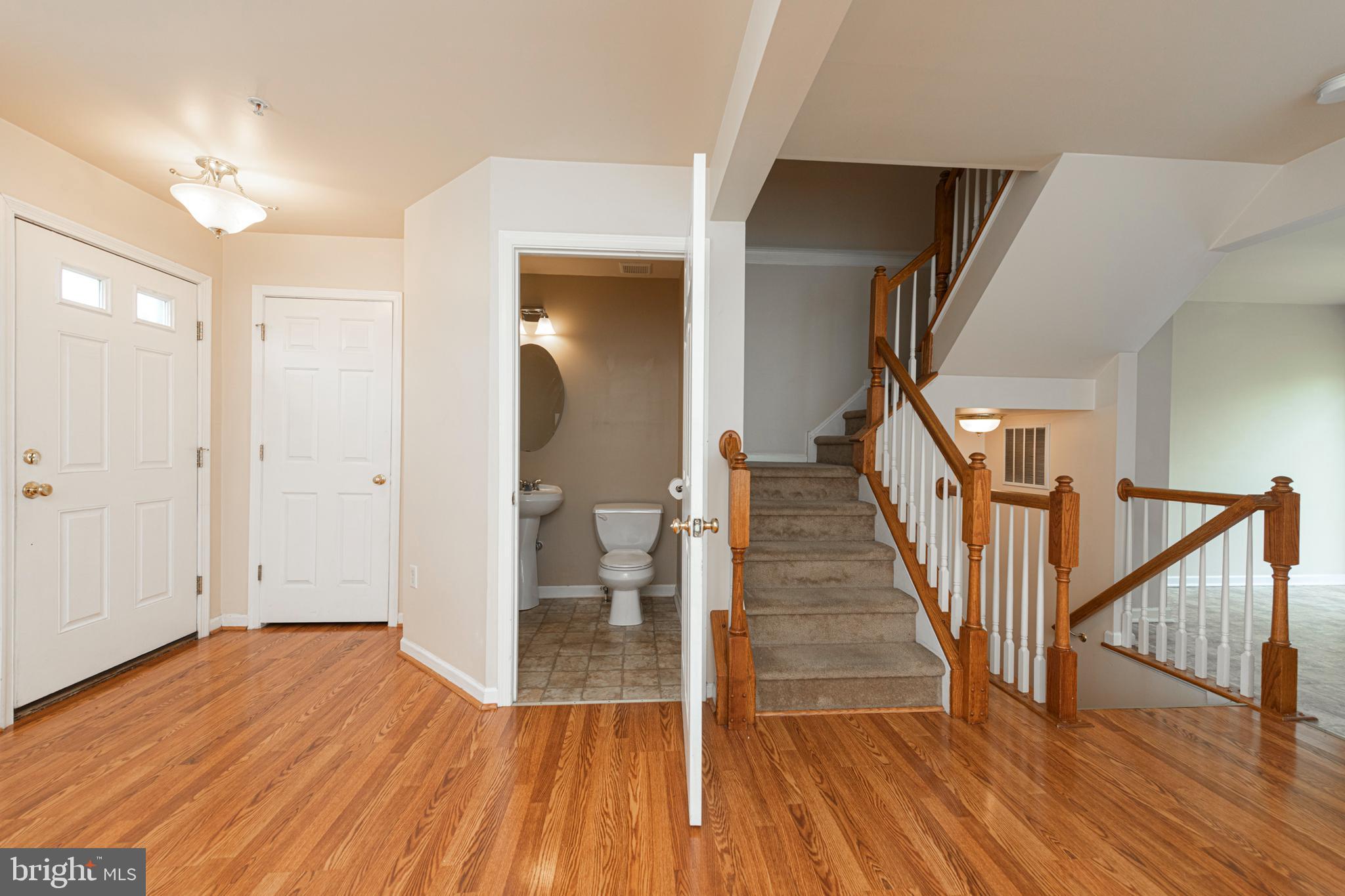 1805 Orchard View Road Reading, PA 19606 - Photo 5 of 32