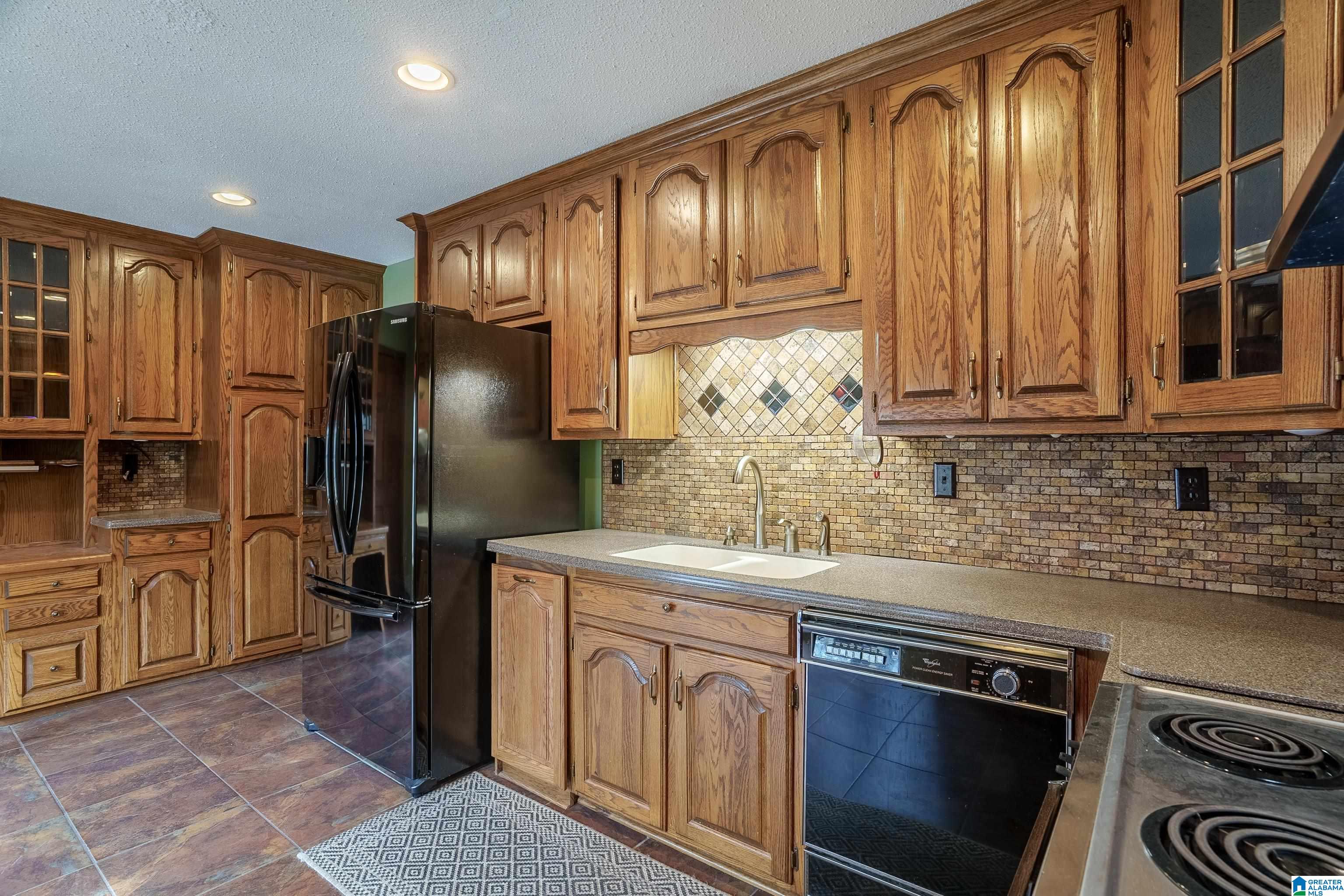 425 10th Way Pleasant Grove, AL 35127 - Photo 9 of 63