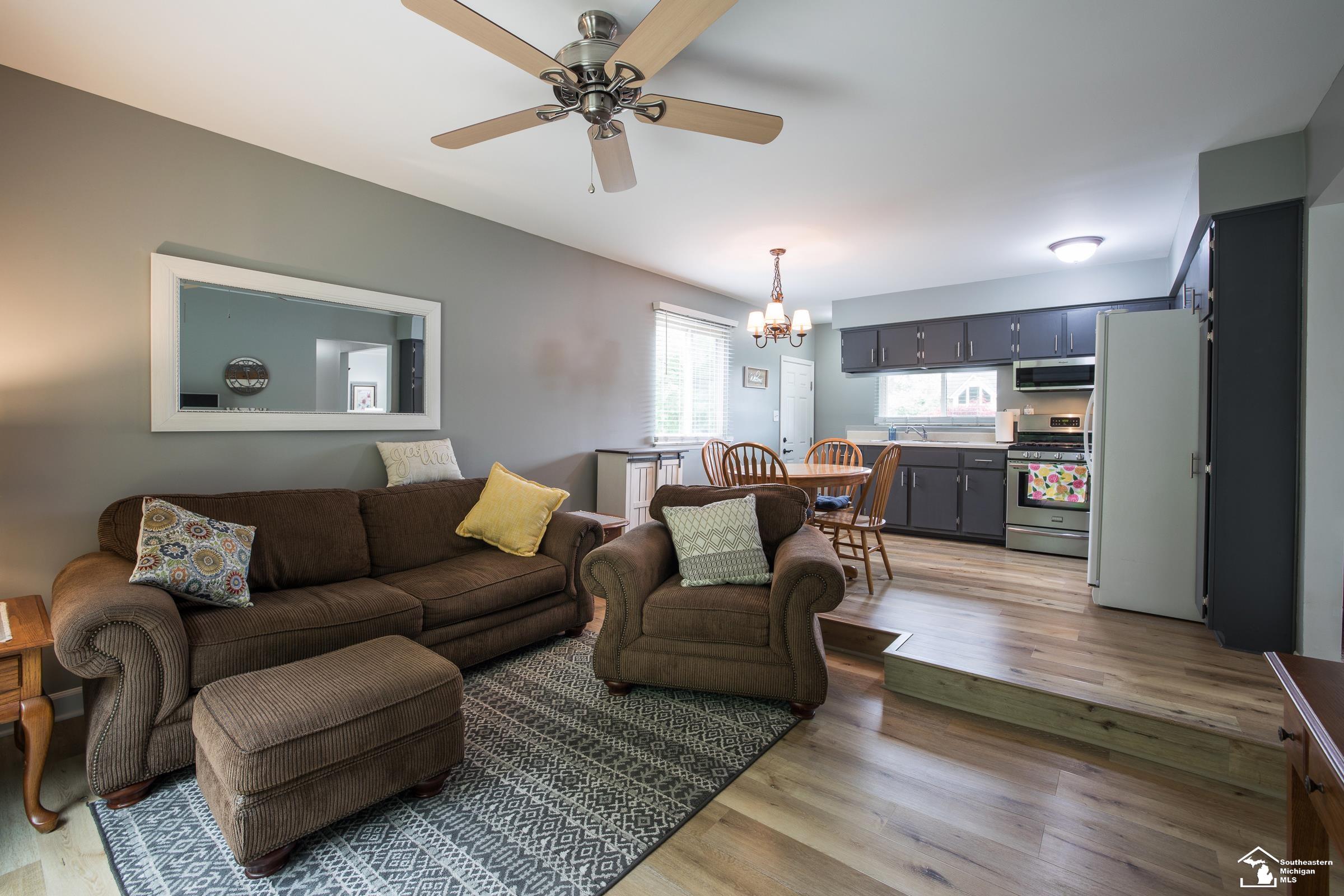 43800 Proctor Road Canton, MI 48188 - Photo 9 of 25 50175523-5032d607-f4e5-4ada-a74c-1493df0c45a7.JPG