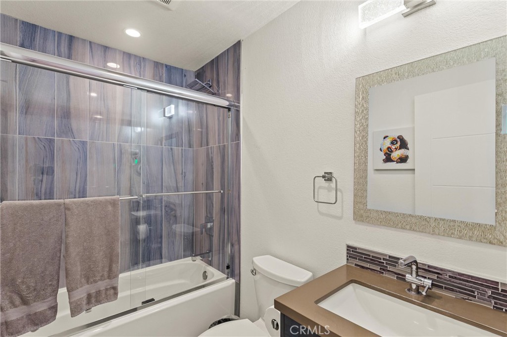 68190 Galardo Road Cathedral City, CA 92234 - Photo 4 of 24 a bathroom with a sink and a mirror