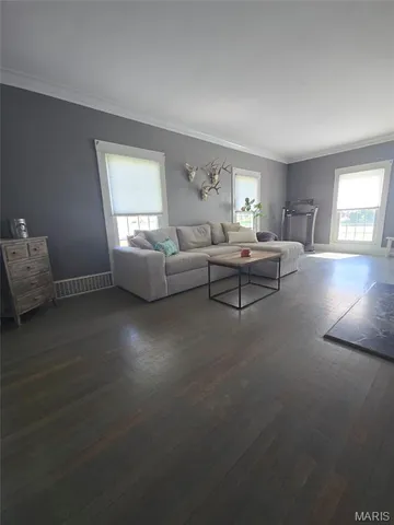 $242,000 | 713 North State Street, Jerseyville, IL 62052