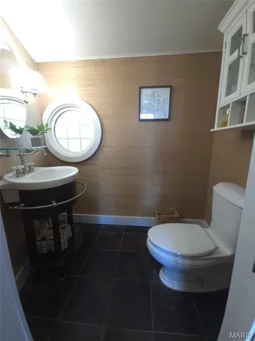 $242,000 | 713 North State Street, Jerseyville, IL 62052