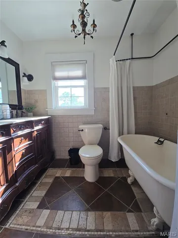 $242,000 | 713 North State Street, Jerseyville, IL 62052