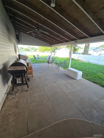 $242,000 | 713 North State Street, Jerseyville, IL 62052