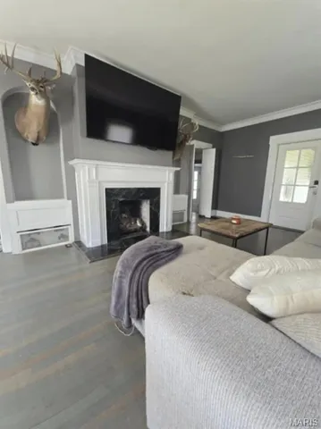 $242,000 | 713 North State Street, Jerseyville, IL 62052