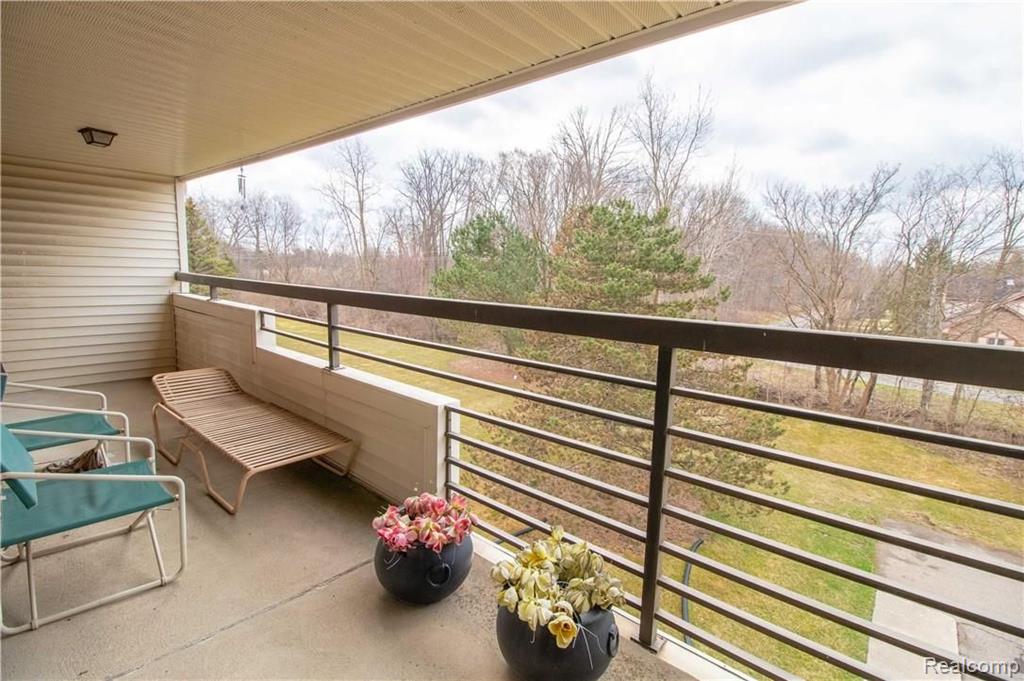 30450 Orchard Lake Road, Unit 76 Farmington Hills, MI 48334 - Photo 12 of 16