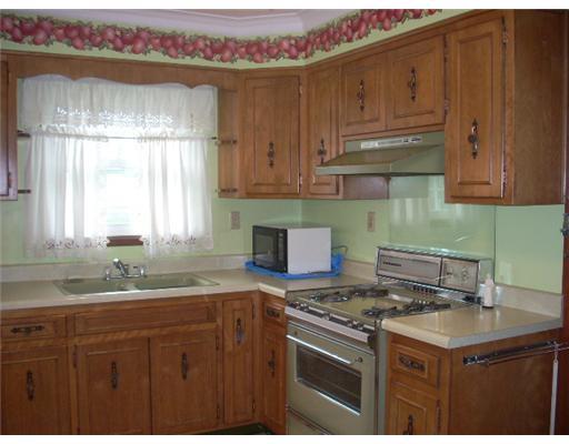 216 Amelia Street McKees Rocks, PA 15136 - Photo 4 of 13 Kitchen.