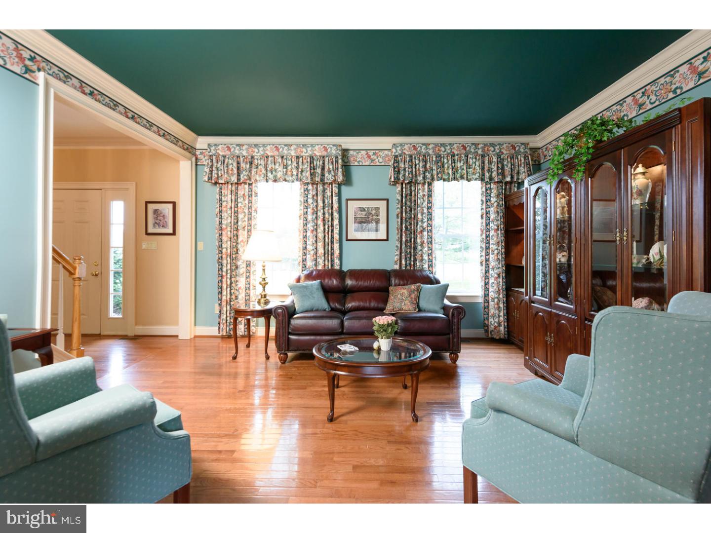 311 Styer Road Glenmoore, PA 19343 - Photo 5 of 25 Living Room
