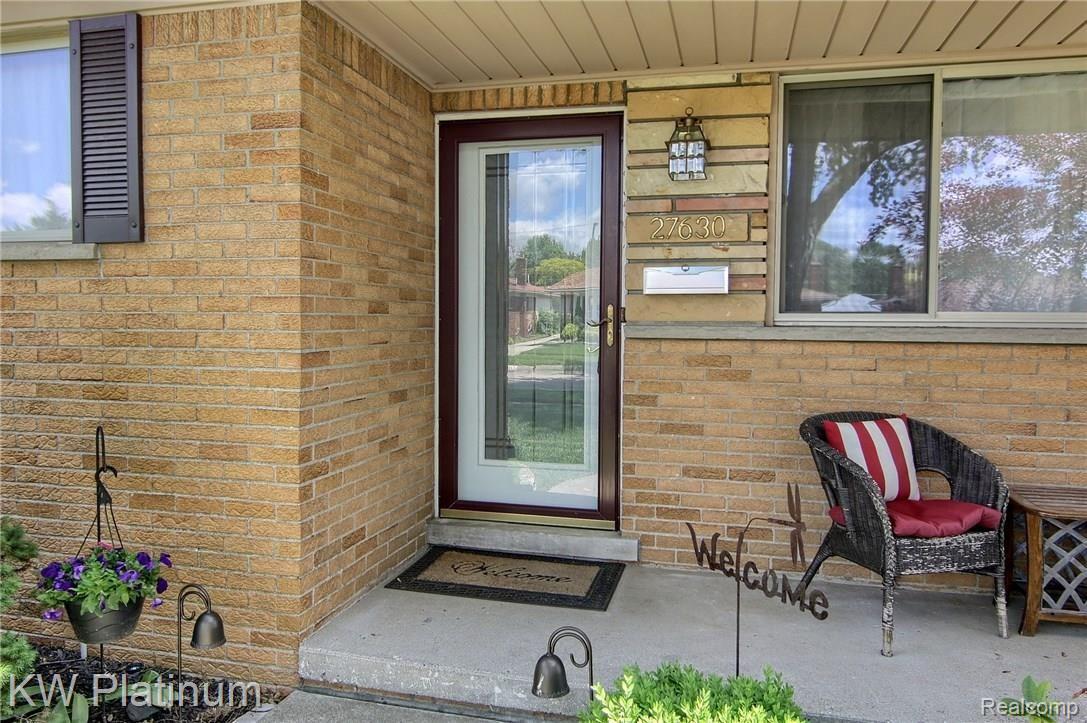 27630 Jean Road Warren, MI 48093 - Photo 29 of 30 Front_Entry.jpg