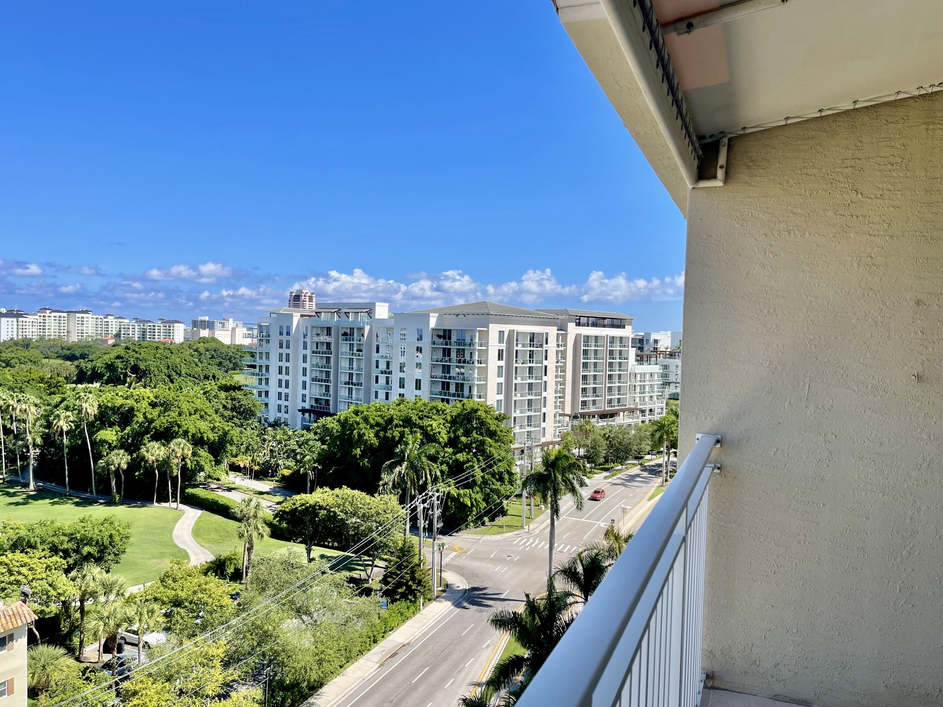 99 Southeast Mizner Boulevard, Unit PH5 Boca Raton, FL 33432 - Photo 21 of 48 a view of a city from a balcony