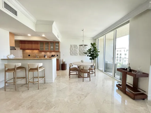 $9,800 | 99 Southeast Mizner Boulevard, Unit PH5, Boca Raton, FL 33432