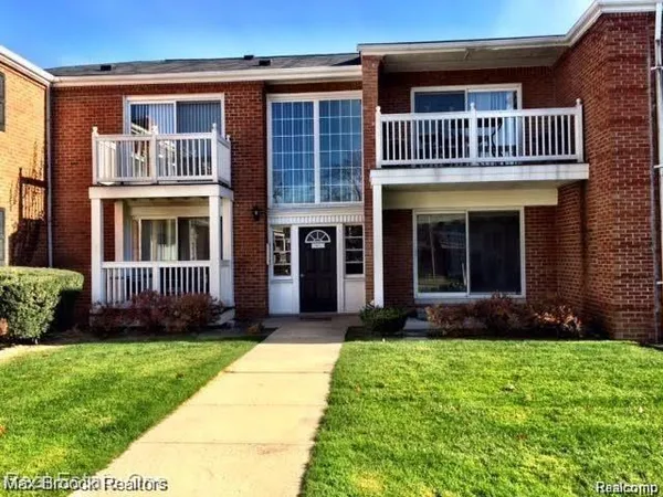 $1,600 | 2405 Torquay Avenue, Unit 109, Royal Oak, MI 48073