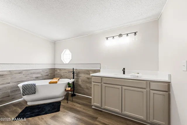 $180,000 | 4014 Rue Martine, New Iberia, LA 70560